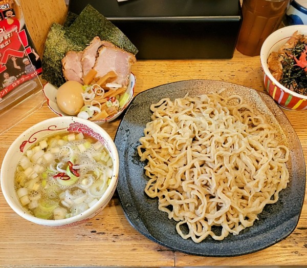 「特製つけそば大盛無料300g 豚バラナンコツご飯」@中華そば専門 とんちぼの写真