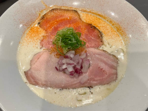 「地鶏白湯らぁ麺」@Ramen Afro Beatsの写真