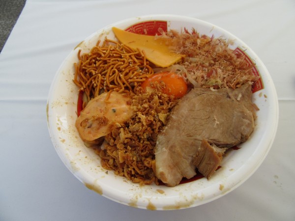 「ハイマウント　まぜそば（１０００円）」@ラーメン万博2023 in TSUCHIURAの写真