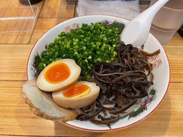 「博多豚骨らぁめん」@コハクノトキの写真