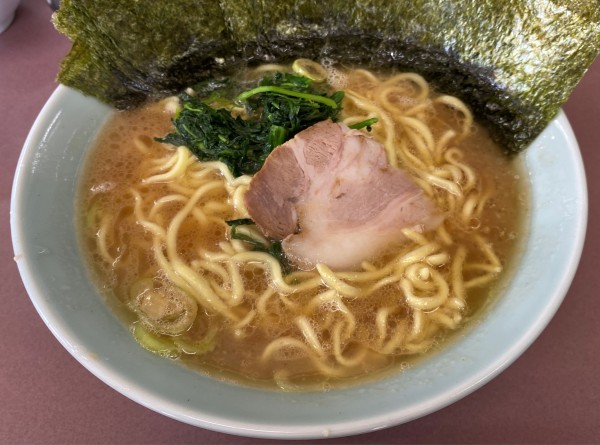 「らーめん中 のり 硬 多」@本牧家 本店の写真