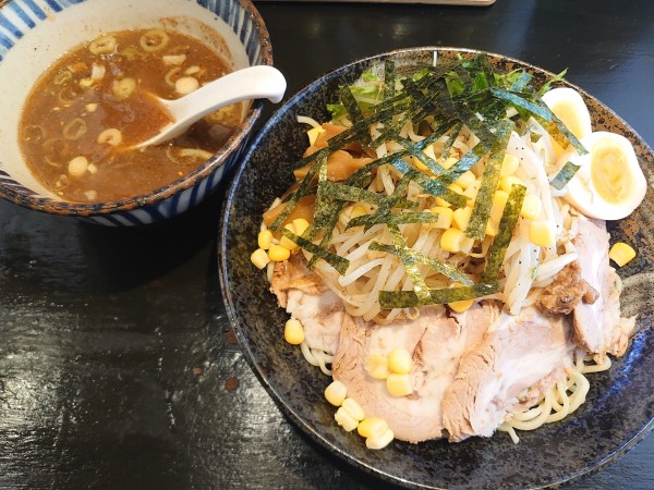 「つけ麺具だくさん(元味、1150円)」@らいおん亭の写真