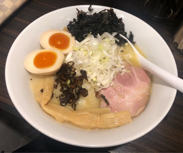 「味玉鶏白湯麺＋刻みネギ.岩のり」@超濃厚鶏白湯ラーメン専門店 自家製麺 鶏ふじの写真