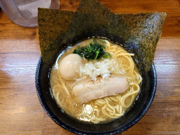 「豚骨醤油ラーメン」@麺処 諭吉 成東店の写真