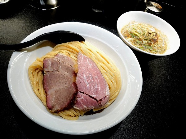 「豚骨魚介つけ蕎麦」@百合の咲く場所の写真