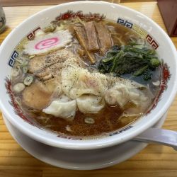 ワンタン麺