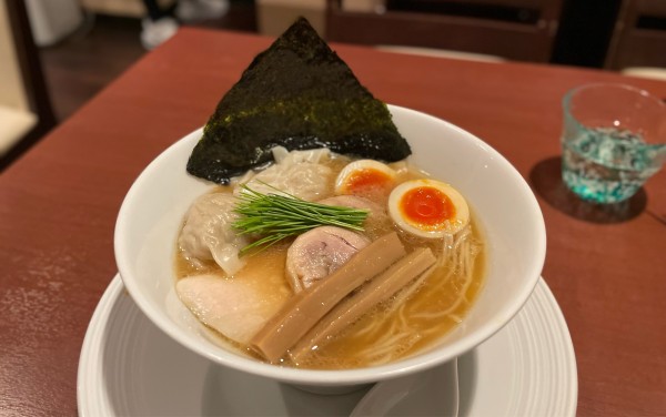 「【限定】青森シャモロック特製醤油らぁ麺 ¥1500」@酒肴場 屯の写真