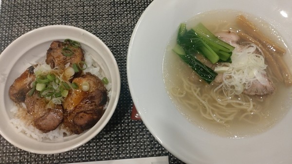 「塩ラーメン（ハーフ）+ミニチャーシュー丼」@拉麺BARuでんすけの写真