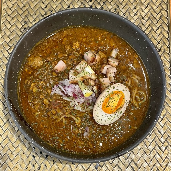 「咖哩ラーメン（880円）」@薩摩和穣麺 燎の写真