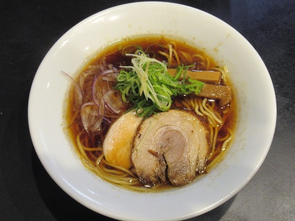 「醤油らぁめん（900円）」@らぁめん 生姜は文化。 中野店の写真