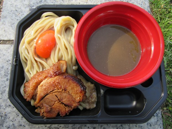 「ラーメン鷹の目　ふわとろ豚煮干アブラ麺（１０００円）」@ラーメン万博2023 in TSUCHIURAの写真