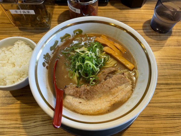 「濃厚ラーメン」@濃厚豚骨ラーメン専門 濃厚軍団 山之手店の写真
