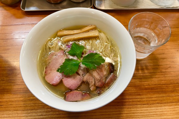 「蛤塩そば & 燻製レアチャーシュー丼〜生醤油わさび〜」@アメノオトの写真