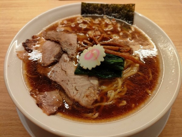 「醤油ラーメン 大 950円」@長岡食堂 東京ラーメン横丁店の写真