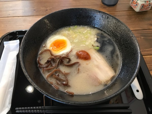 「香油ラーメン 800円＋替え玉 150円」@五の膳の写真