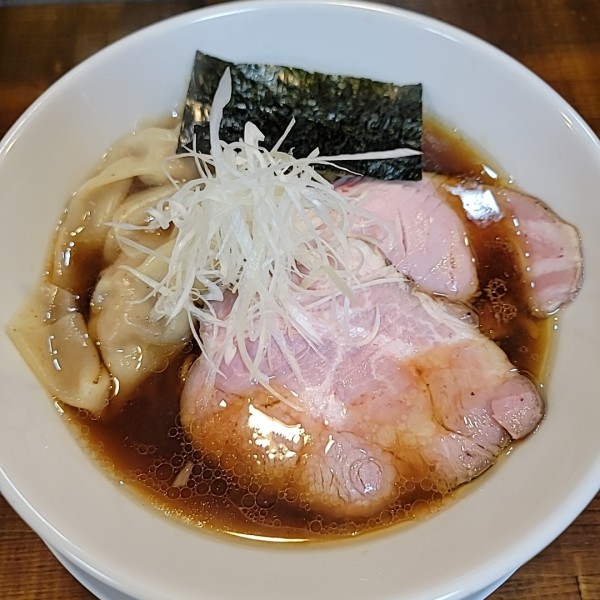 「臥龍(手もみ麺)ワンタン(2個)」@麺屋 龍の写真