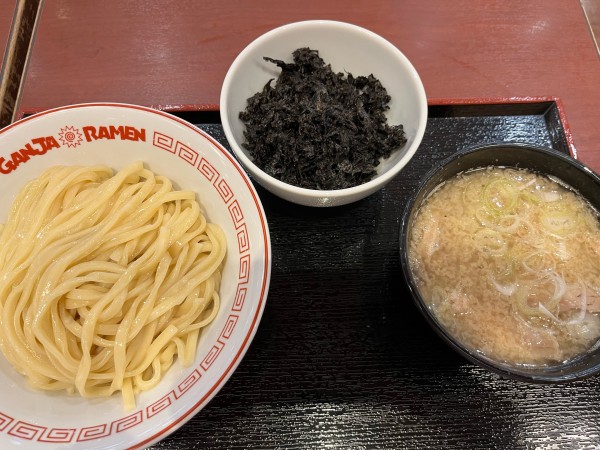 「つけガンジャチャーシュー+バラ海苔」@GANJA RAMEN ワカバウォーク店の写真
