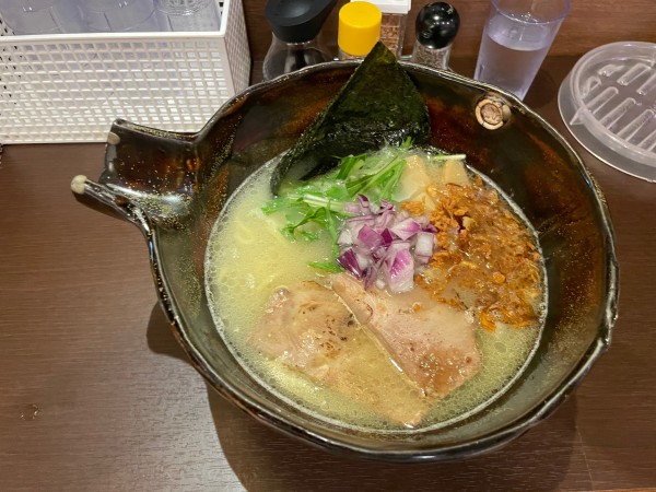 「鶏白湯ラーメン＋チャーシュー丼」@麺屋おがわらの写真