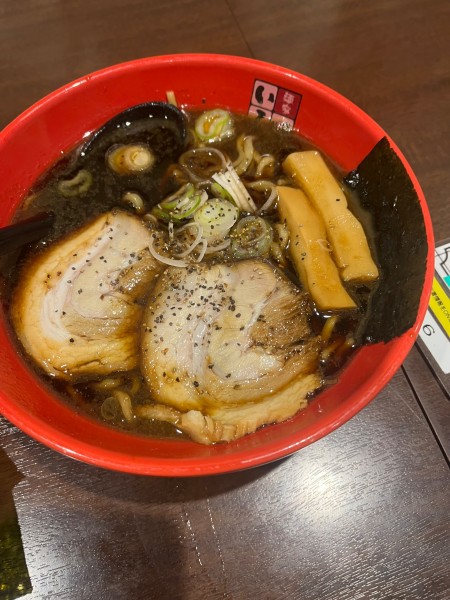 「富山ブラックラーメン」@豚系 麺家いろは 秋葉原店の写真