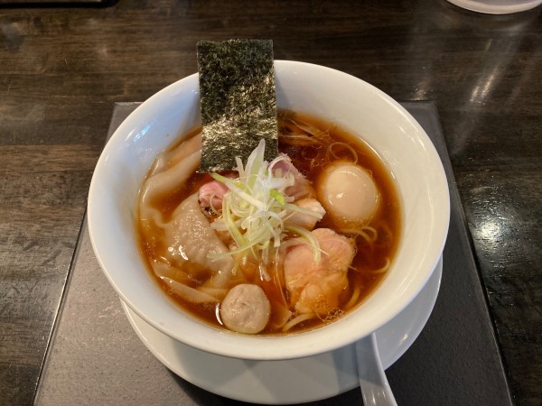 「特選醤油らぁめん」@KaneKitchen Noodlesの写真