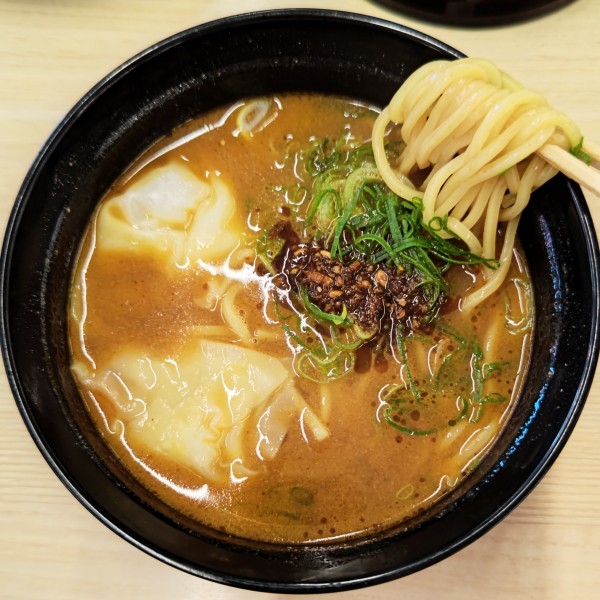 「濃厚えび味噌ワンタンメン(380円)」@スシロー 大野城大城店の写真