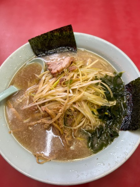 「ネギラーメン(麺硬め・スープ濃い目)900円➕中盛100円」@ラーメンショップ幸手 金田亭の写真