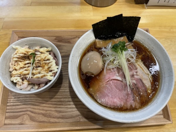 「醤油ラーメン　マヨ丼」@MENYA NAKAGAWAの写真