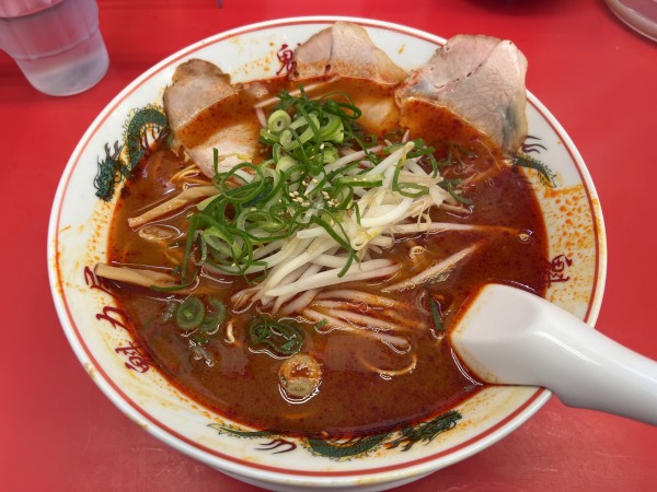「大盛辛味噌ラーメン　1023円」@ラーメン魁力屋 一之江店の写真