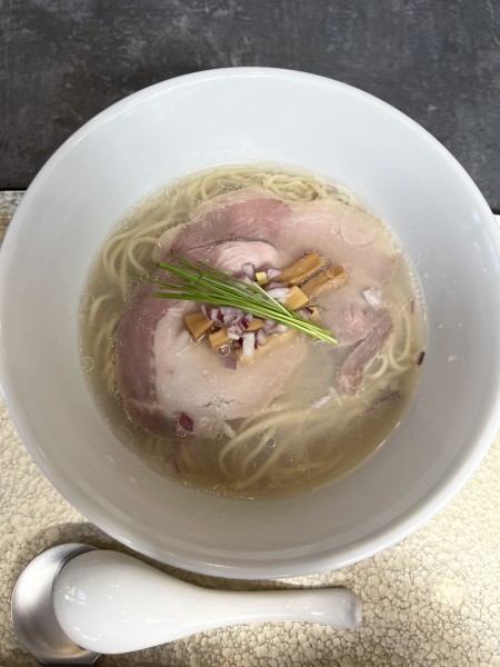 「中華蕎麦（塩）並1000円」@宍道湖しじみ中華蕎麦 琥珀 池袋店の写真