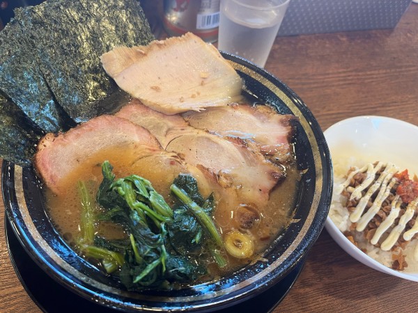 「チャーシューメン(3枚)+トントロ¥1,000　半ライス¥70」@家系ラーメン王道家直系 環家の写真