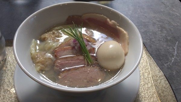 「中華蕎麦（塩）特上1600円」@宍道湖しじみ中華蕎麦 琥珀 池袋店の写真