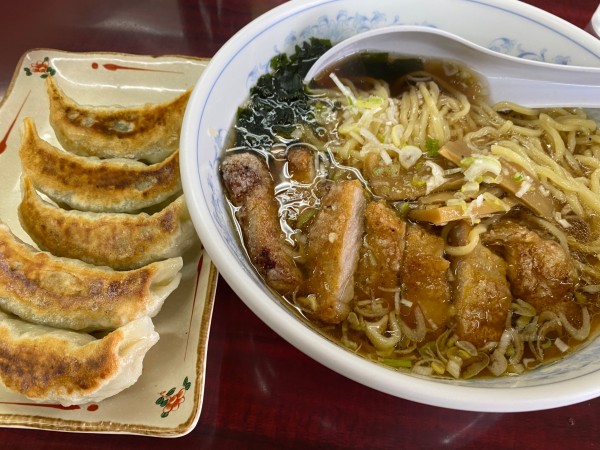 「パーコー麺＋餃子（1450円）」@手打ちらーめん 一番軒の写真