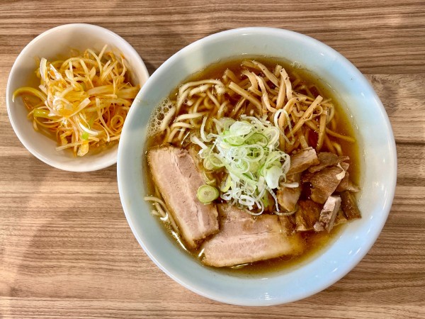 「［限定］肉増し煮干ラーメン ＋ 辛ねぎ」@くじら食堂 nonowa東小金井店の写真