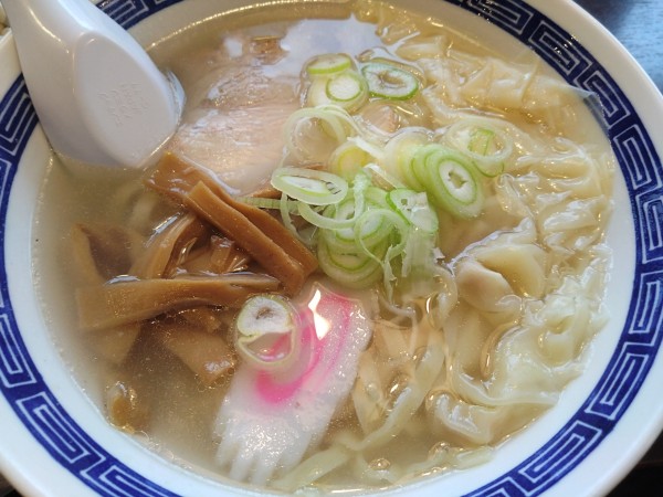 「塩ワンタンメン890円手打ち60円熟成豚カレーセット380円」@恵比寿の写真