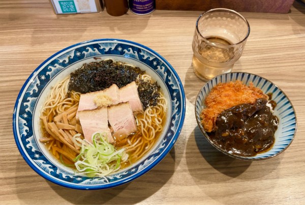 「中華そば with生姜／ばら海苔／チャーシュー増し  & 茶碗カ」@斗香庵  OJIMAの写真
