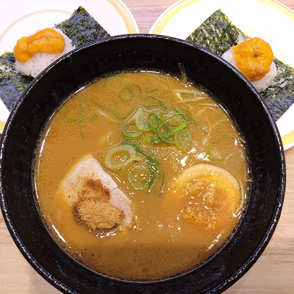 「濃厚魚介豚骨らーめん496円他」@かっぱ寿司 三鷹店の写真