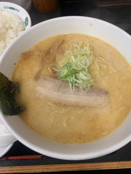 「とんこつラーメン」@熱烈中華食堂 日高屋 大宮すずらん通店の写真