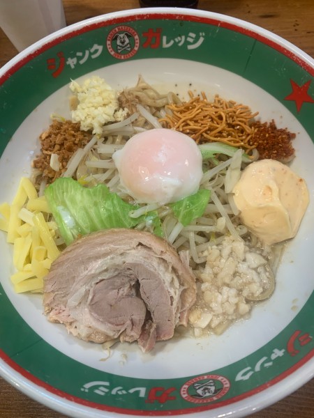 「まぜそば」@ジャンクガレッジ 大宮2号店の写真