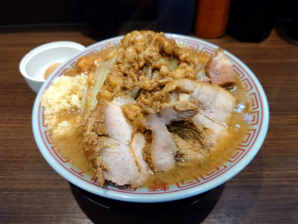 「ラーメン(ミニ)+豚玉」@麺屋 神工の写真