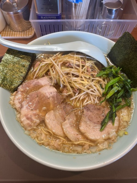 「ネギ味噌チャーシュー麺(1470円)+大盛(240円)」@ラーメンショップ 美里南十条店の写真