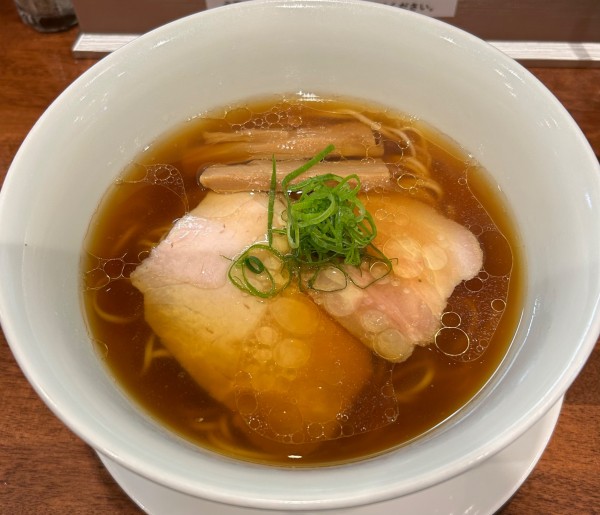 「醤油らぁ麺 ¥950」@麺や維新の写真
