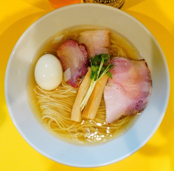 「味玉塩ラーメン＋サッポロラガー中瓶」@ラーメン ニュー松戸の写真