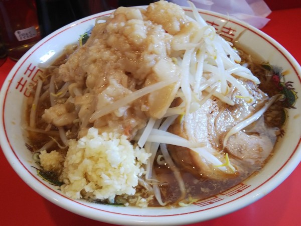 「小ラーメン豚1枚入　ニンニクアブラマシマシ　840円」@ラーメン千乃介の写真
