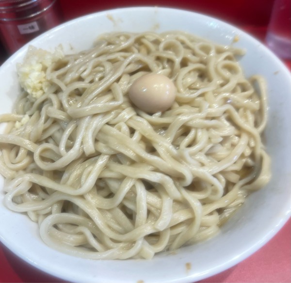 「油そば　豚一枚　ネギトッピング」@麺屋HEROの写真