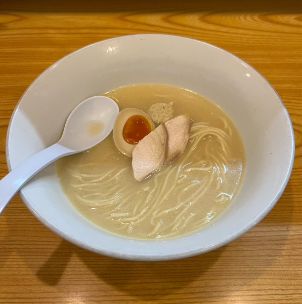 「鶏そば  濃厚鶏白湯」@支那そば 一本気の写真