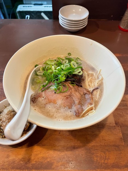 「博多豚骨ラーメン」@幸心堂の写真