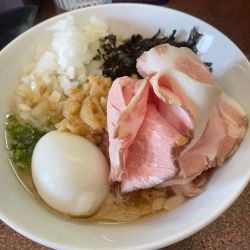 背脂煮干し＋チャーシュー＋玉ねぎ＋味玉