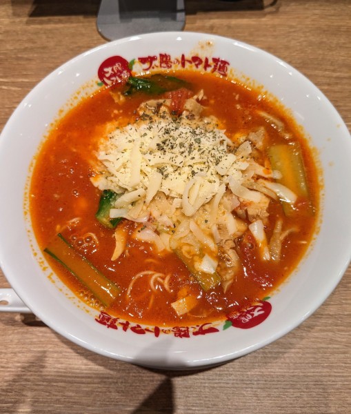 「太陽のチーズラーメン　950円」@太陽のトマト麺 青山オーバルビル店の写真