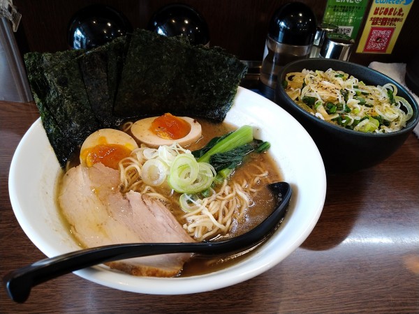 「限定/荒節トーーン+海苔+ネギめし+替玉」@ラーメン 大山家 昭島店の写真