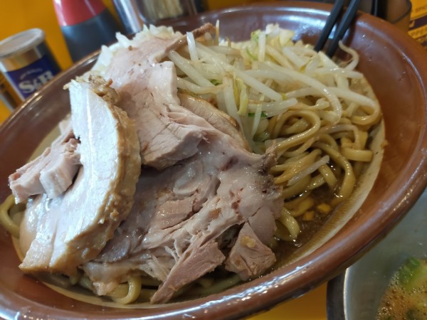 「スパイシードクロ・麺増600・ねぎたま（野菜少な目・大蒜）」@ラーメン二郎 八王子野猿街道店2の写真